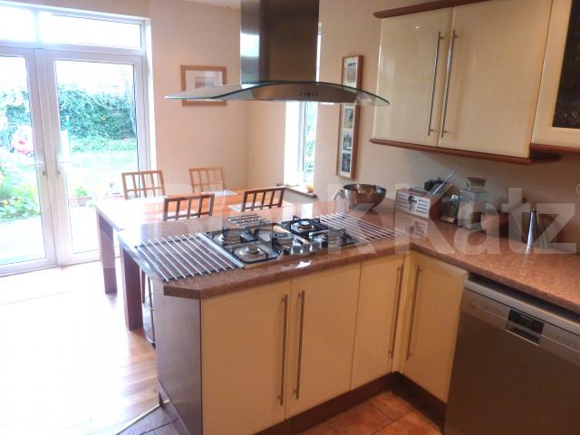 			FANTASTIC LARGE VICTORIAN FAMILY HOME!, 5 Bedroom, 1 bath, 1 reception House			 Shaftesbury Road, ARCHWAY/CROUCH END